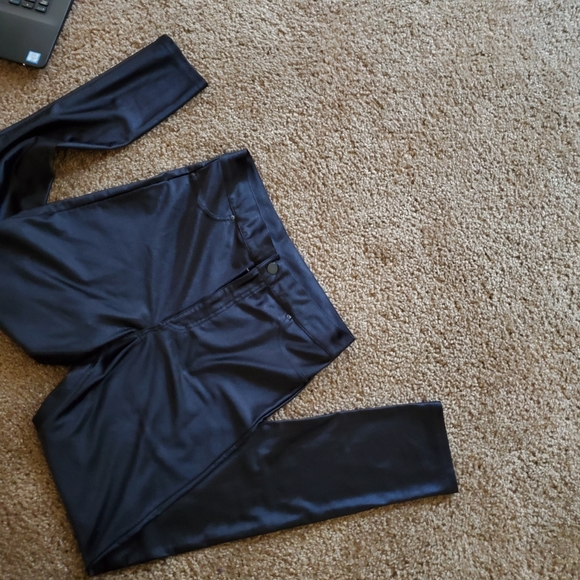 Divided silk pants - Picture 7 of 7